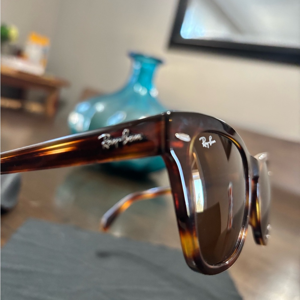 Ray-Ban Sunglasses - Picture 2 of 3